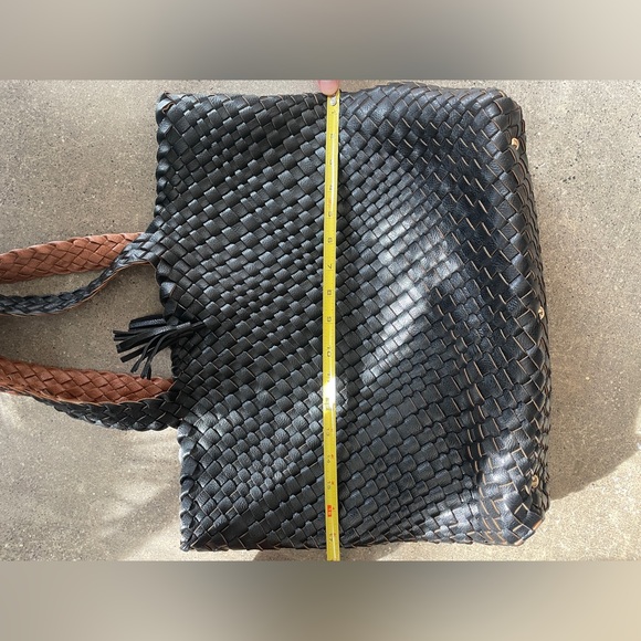 Urban Expressions Faux Leather Black Large Tote Purse Woven With Tassel - Picture 2 of 5